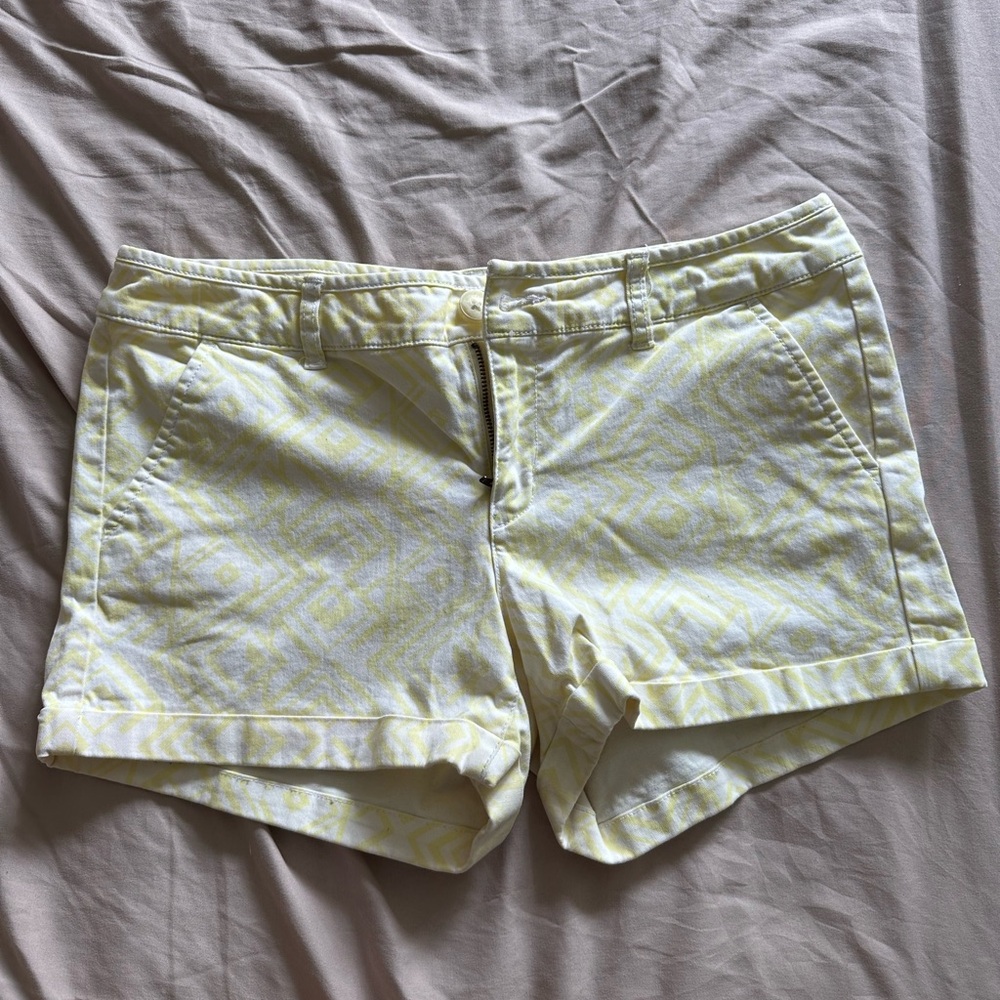 American Eagle Outfitters Light Yellow Patterned Shorts